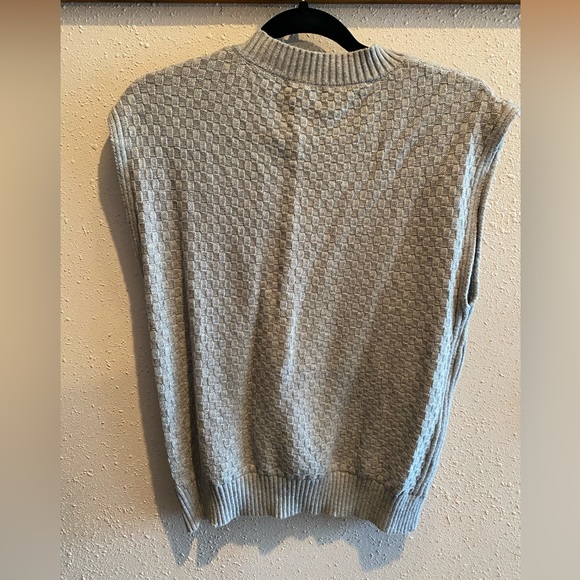 Gray Cable Knit Sweater Vest L - Picture 3 of 3